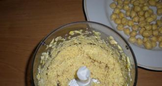 Kā pagatavot garšīgas aunazirņu kotletes Aunazirņu kotletes vienkāršas receptes