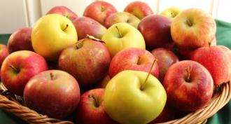 Şeffaf elma reçeli: hızlı ve basit tarifler